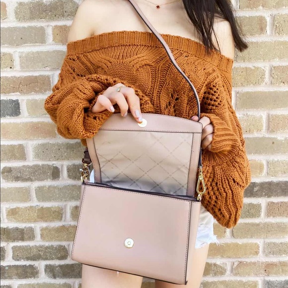 Gaby’sBags💕NWT Michael Kors Flap Crossbody - Picture 5 of 6